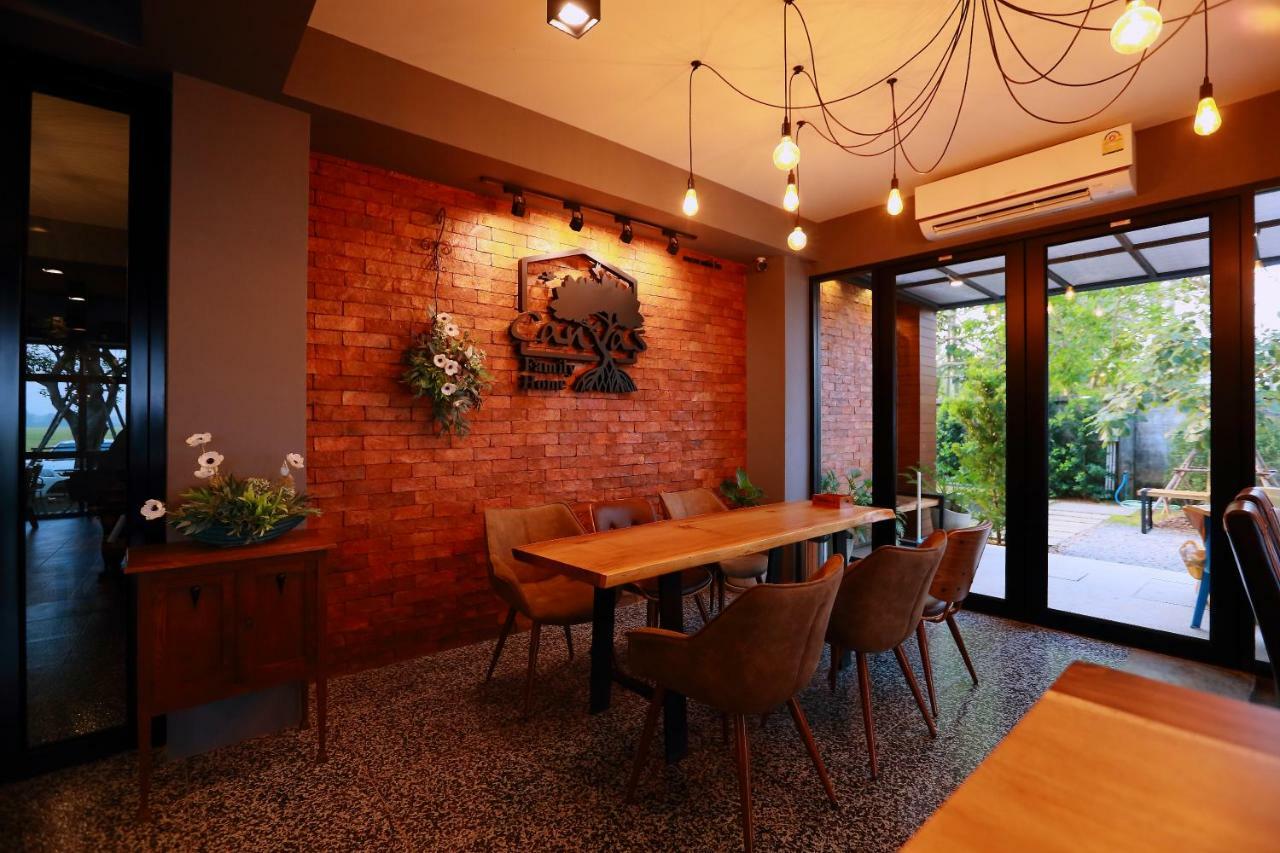 Canvas Family Home Trat Kültér fotó